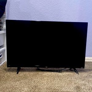 32” Roku Tv, comes with Remote, good condition